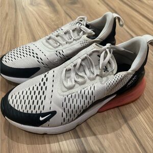 Women’s Nike AirMax 270s Size 9US/40.5 EURO